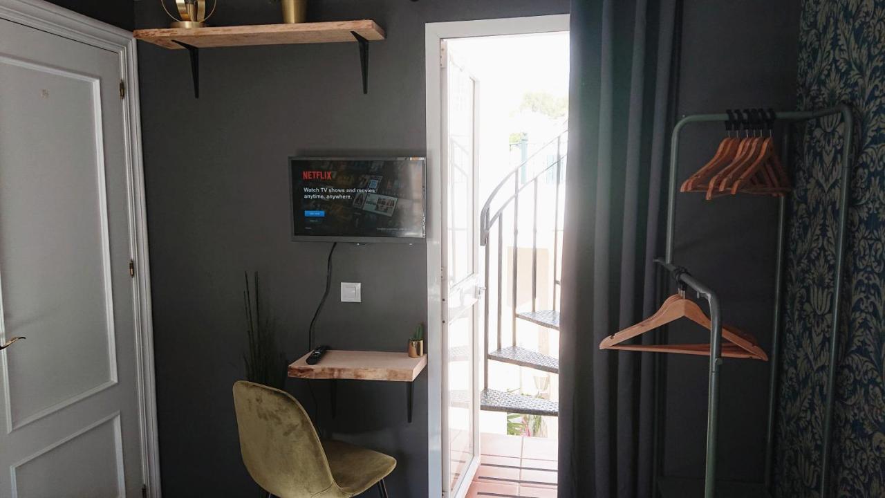 Carmen Rooms -- Boutique B&B By The Sea Нерха Екстериор снимка